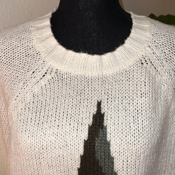 wooden ships Women’s Camo Star Raglan Snow White Sweater - Picture 4 of 16